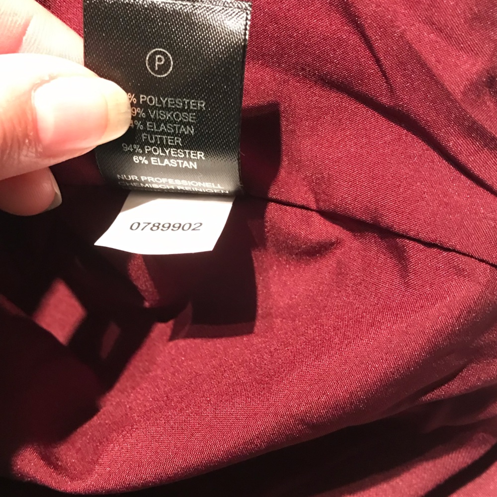 House of Harlow 1960 Cropped Blazer in Deep Burgundy - Picture 5 of 6